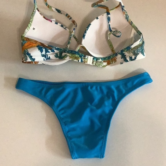 Recco Size Medium Underwire Brazilian Floral Bikini Set. New with Tags. - Picture 5 of 5